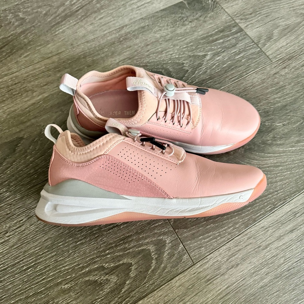 Women's Pink Clove Athletic Shoes 9.5